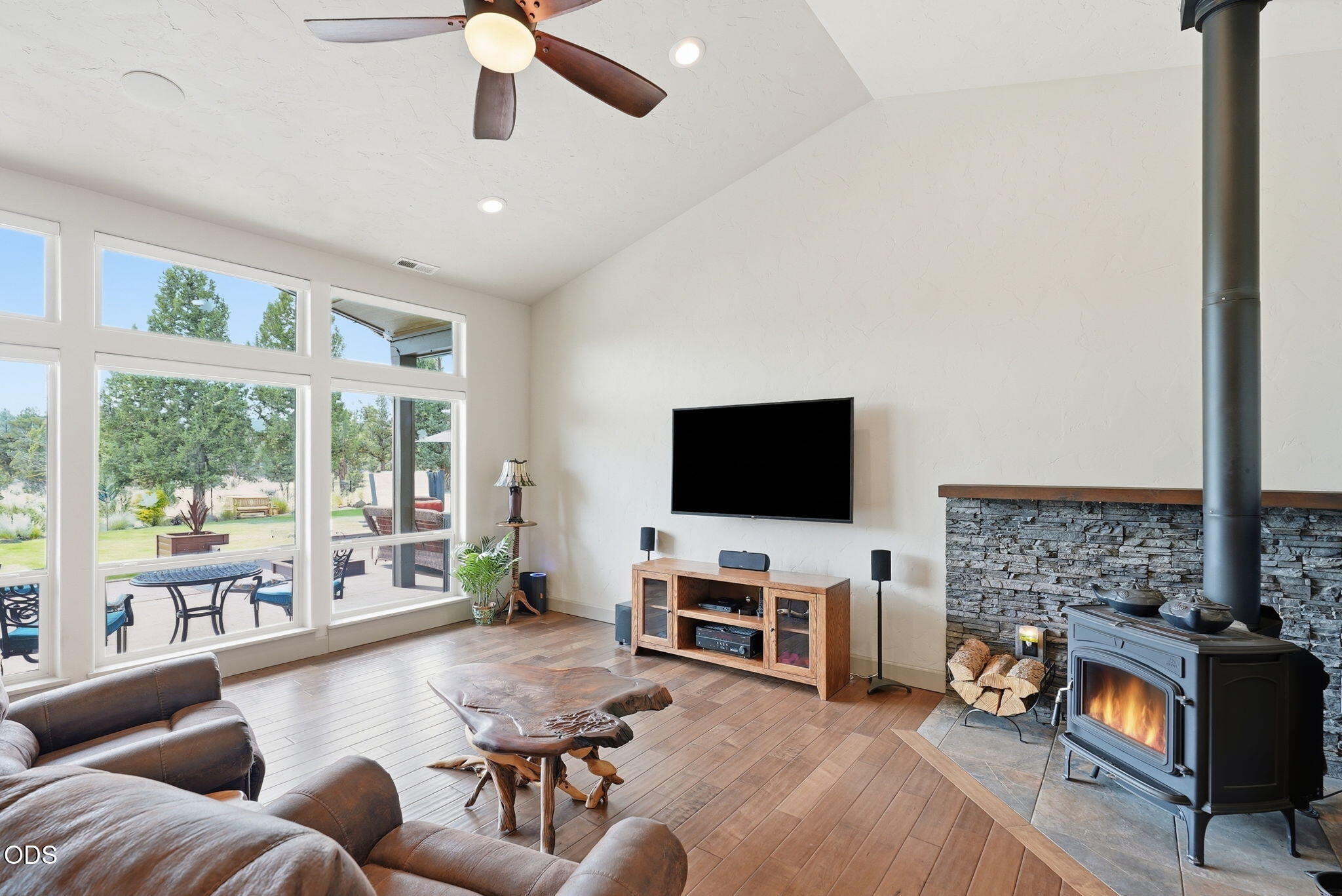 67295 Gist Road Bend, OR 97703 - Photo 10 of 57