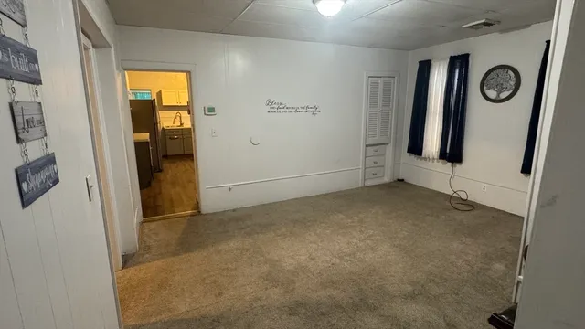 a view of empty room with window