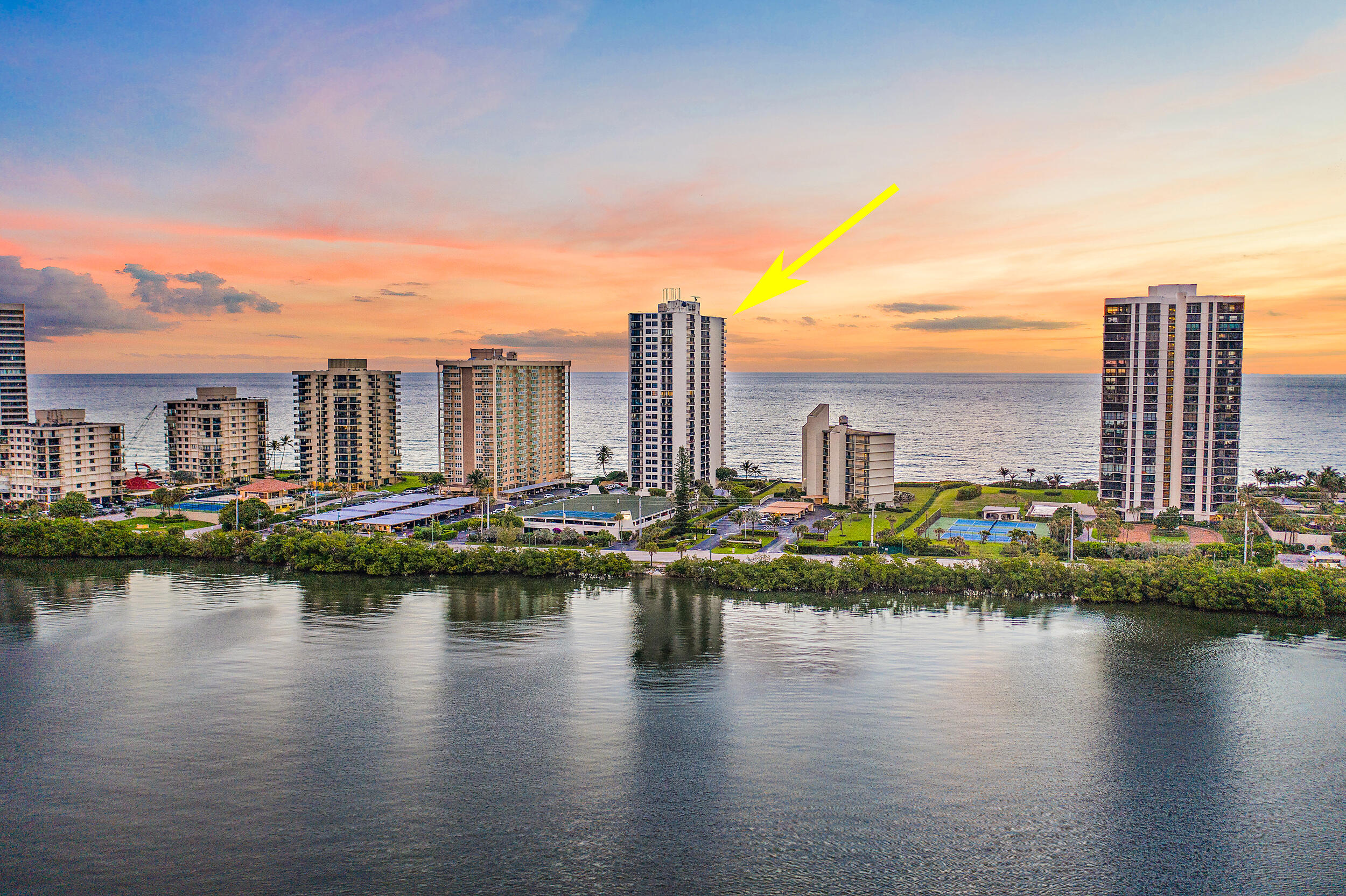 5420 North Ocean Drive, Unit 505 Singer Island, FL 33404 - Photo 3 of 34 Arrows-3