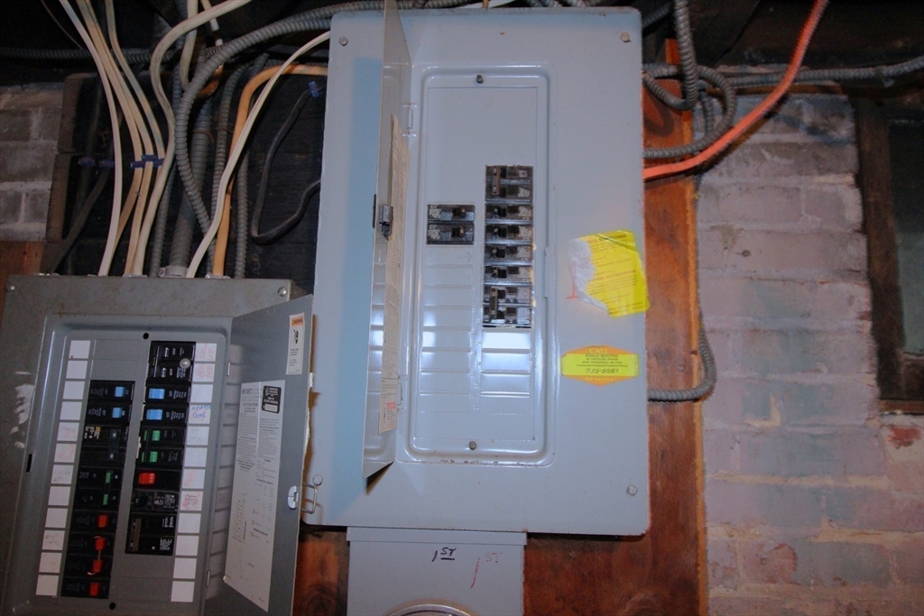 61 Kimberly Avenue Springfield, MA 01108 - Photo 38 of 39 a view of walk in closet