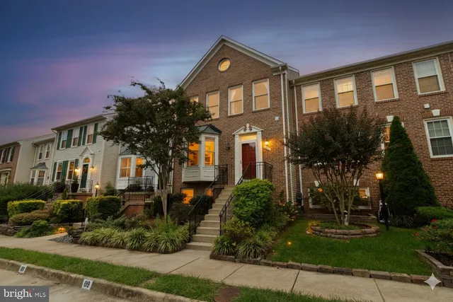 $699,900 | 6211 Glenshire Row, Alexandria, VA 22315