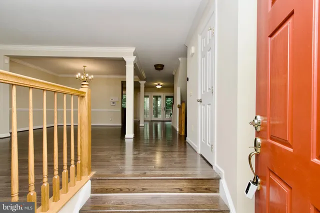 $699,900 | 6211 Glenshire Row, Alexandria, VA 22315