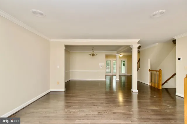 $699,900 | 6211 Glenshire Row, Alexandria, VA 22315