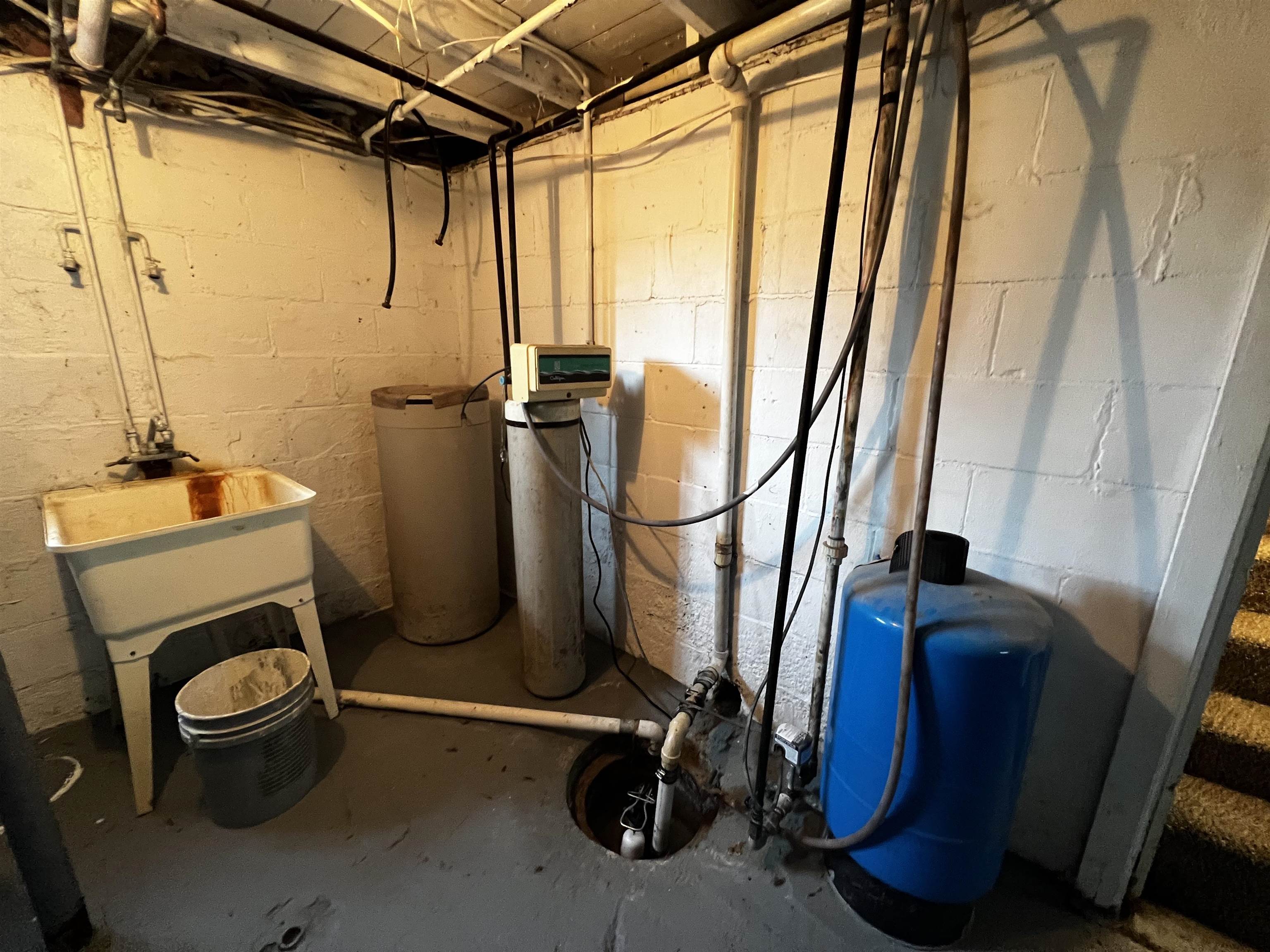 1600 Eberly Road Flint, MI 48532 - Photo 23 of 30 50129229-9CC362C5-E79D-40F2-B752-D561D0FF6AD1.JPG