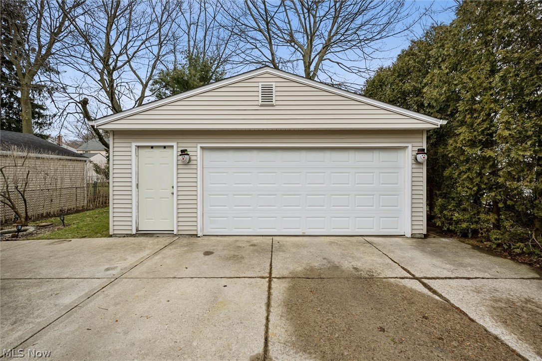 1103 Irene Road Lyndhurst, OH 44124 - Photo 28 of 29