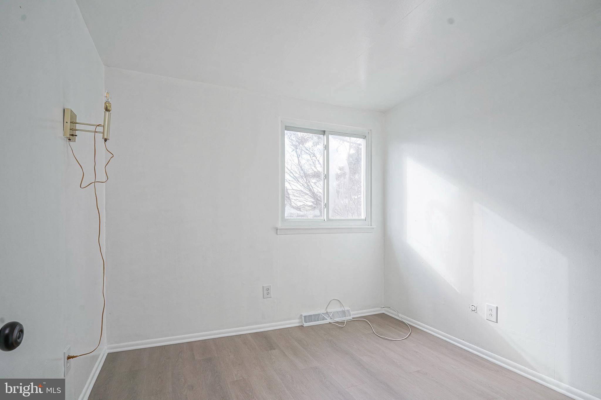 220 College Drive Pemberton, NJ 08068 - Photo 10 of 28 an empty room with a window