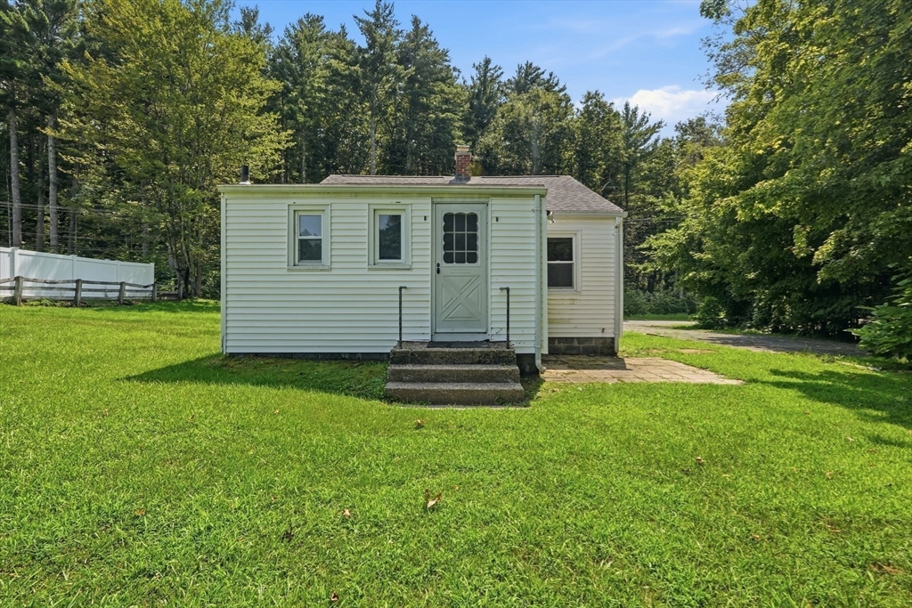 289 Southampton Road Holyoke, MA 01040 - Photo 21 of 32 Gallery Image 21