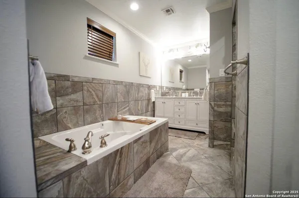 $650,000 | 81 Butler Lane, Martindale, TX 78655