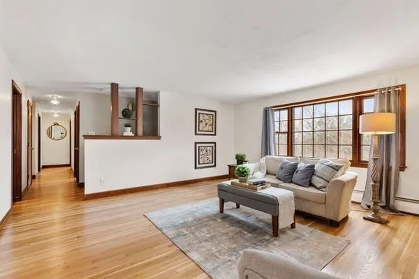 $759,999 | 11 Ludlow Avenue, Wakefield, MA 01880