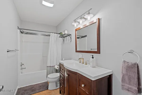 $5,500 | 387 Maple Avenue, Saratoga Springs, NY 12866