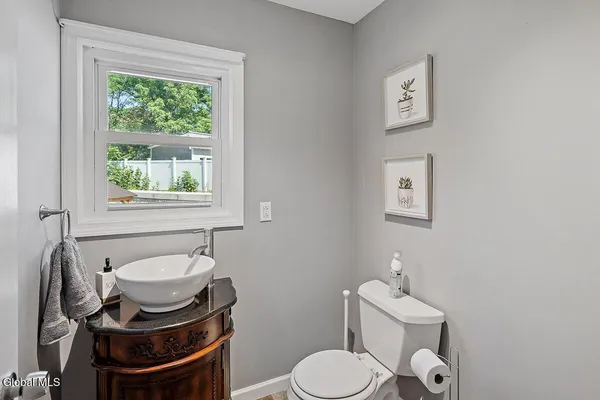 $5,500 | 387 Maple Avenue, Saratoga Springs, NY 12866