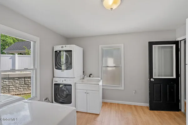 $5,500 | 387 Maple Avenue, Saratoga Springs, NY 12866