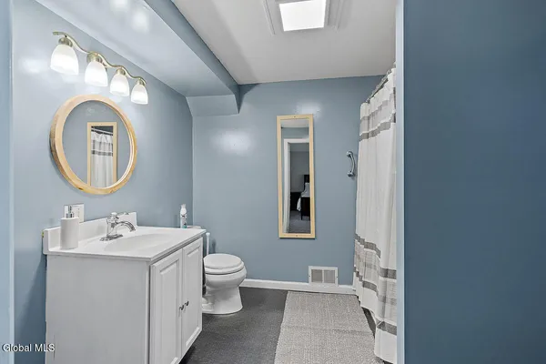 $5,500 | 387 Maple Avenue, Saratoga Springs, NY 12866