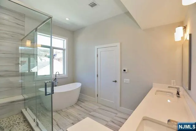 $6,500 | 463 Roff Avenue, Unit B, Palisades Park, NJ 07650