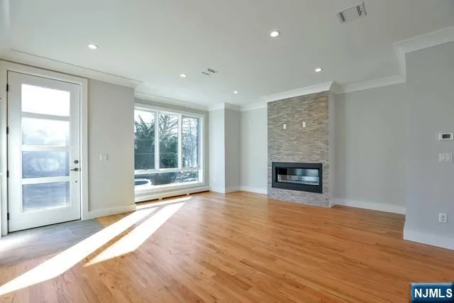 $6,500 | 463 Roff Avenue, Unit B, Palisades Park, NJ 07650