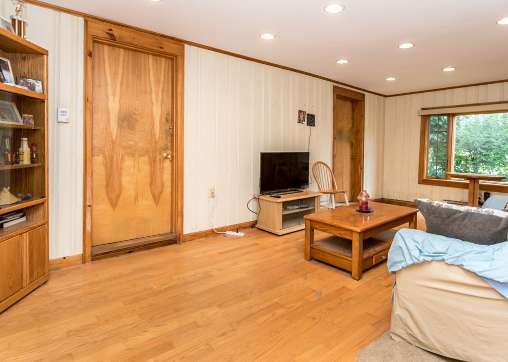 19 Plant Road Waltham, MA 02451 - Photo 11 of 19