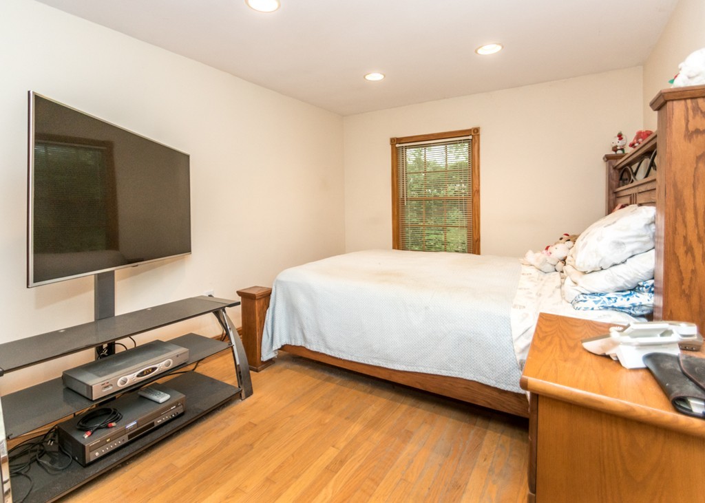 19 Plant Road Waltham, MA 02451 - Photo 13 of 19