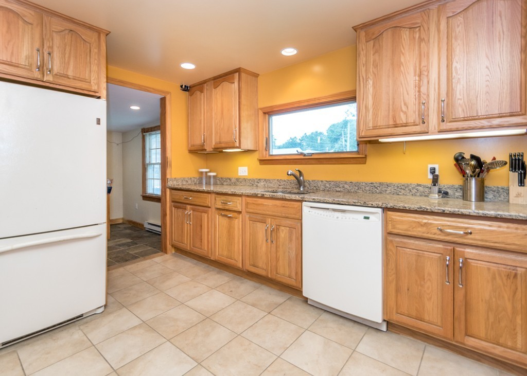 19 Plant Road Waltham, MA 02451 - Photo 2 of 19