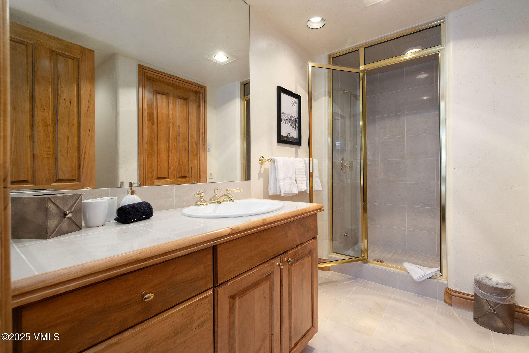 335 Aspen Lane, Unit 15 Beaver Creek, CO 81620 - Photo 26 of 32 2503_335_aspen_ln_15_interior_bath02