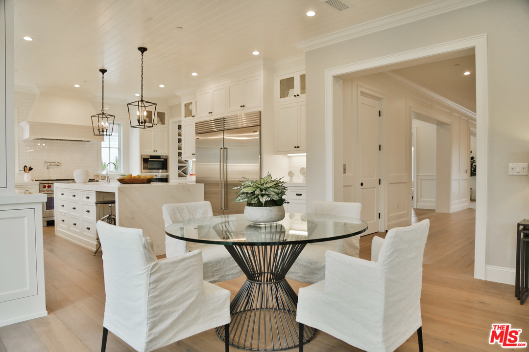 2770 Forrester Drive Los Angeles, CA 90064 - Photo 15 of 49