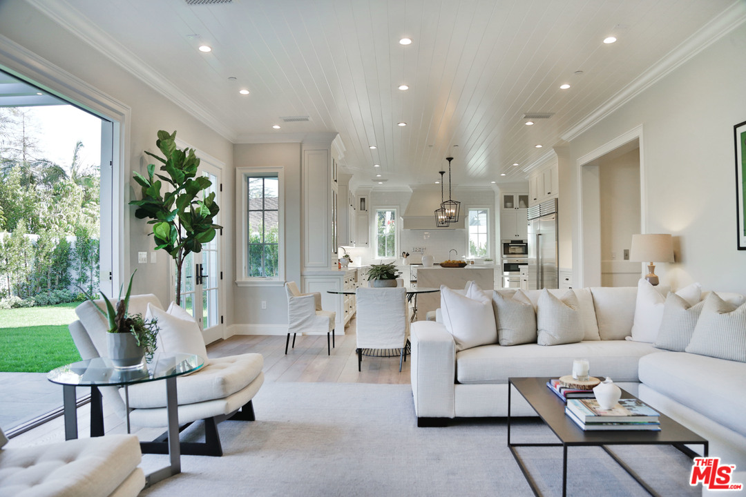 2770 Forrester Drive Los Angeles, CA 90064 - Photo 19 of 49