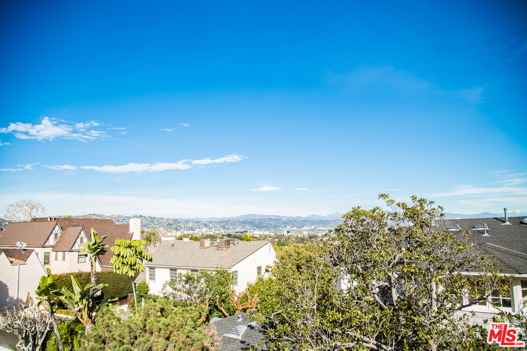 2770 Forrester Drive Los Angeles, CA 90064 - Photo 24 of 49