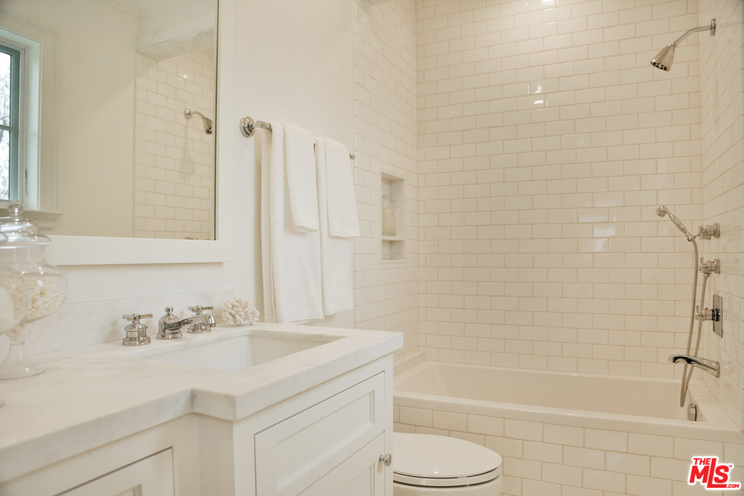 2770 Forrester Drive Los Angeles, CA 90064 - Photo 30 of 49