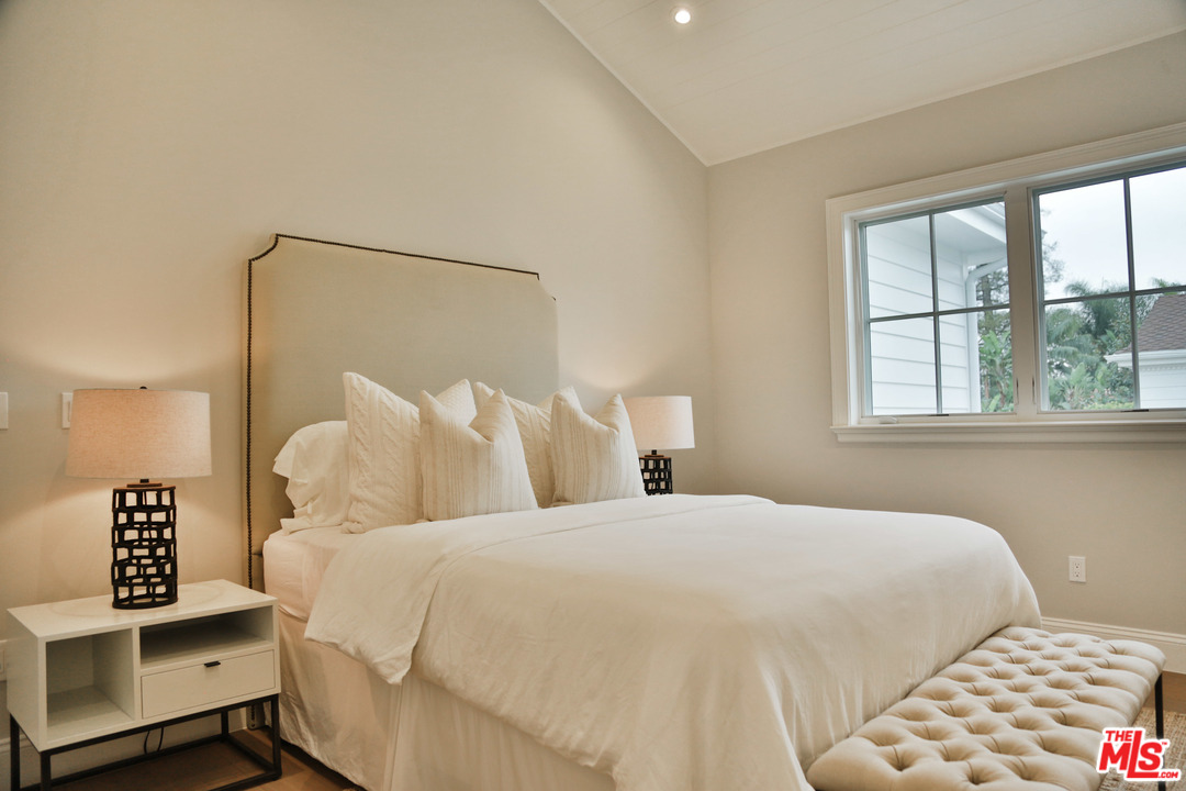 2770 Forrester Drive Los Angeles, CA 90064 - Photo 33 of 49