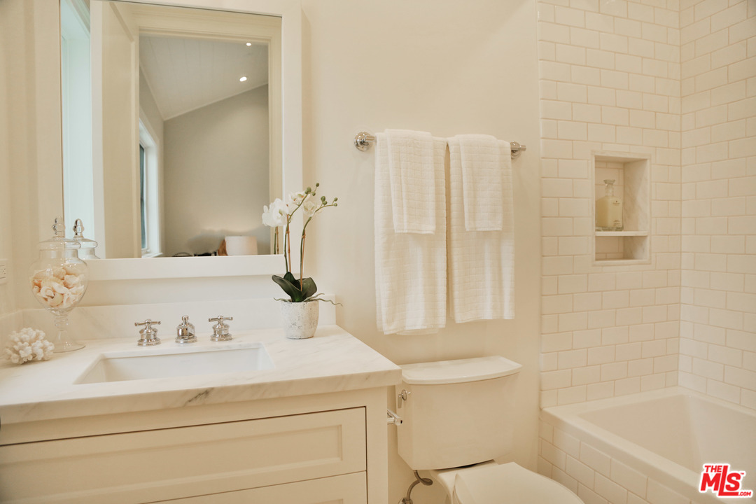 2770 Forrester Drive Los Angeles, CA 90064 - Photo 34 of 49