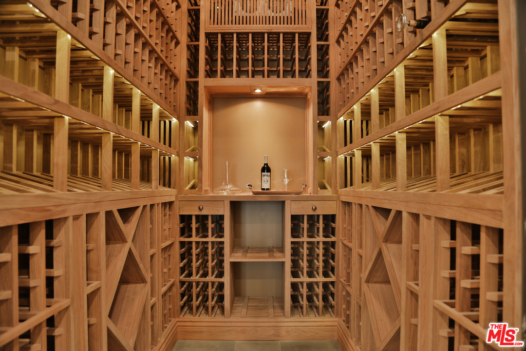 2770 Forrester Drive Los Angeles, CA 90064 - Photo 38 of 49