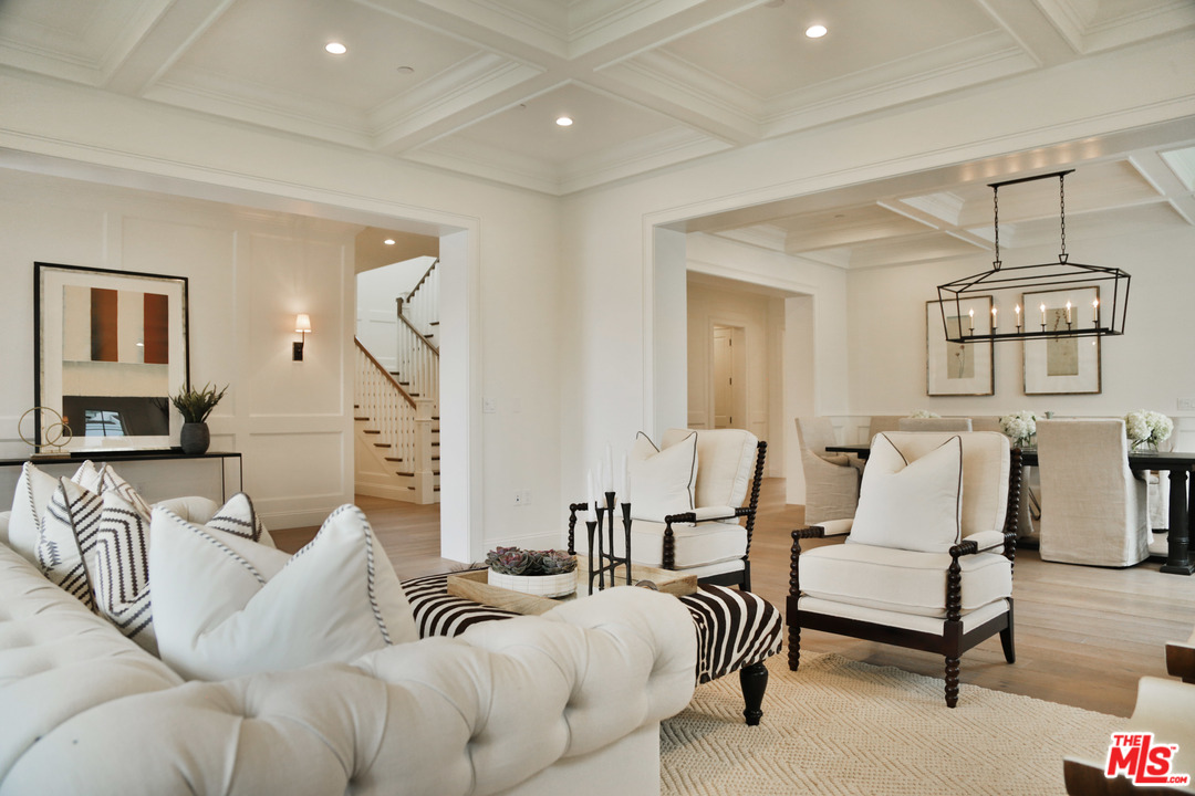 2770 Forrester Drive Los Angeles, CA 90064 - Photo 6 of 49