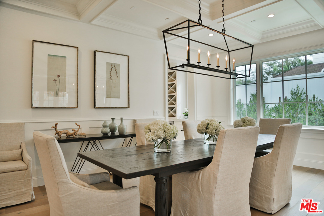 2770 Forrester Drive Los Angeles, CA 90064 - Photo 7 of 49