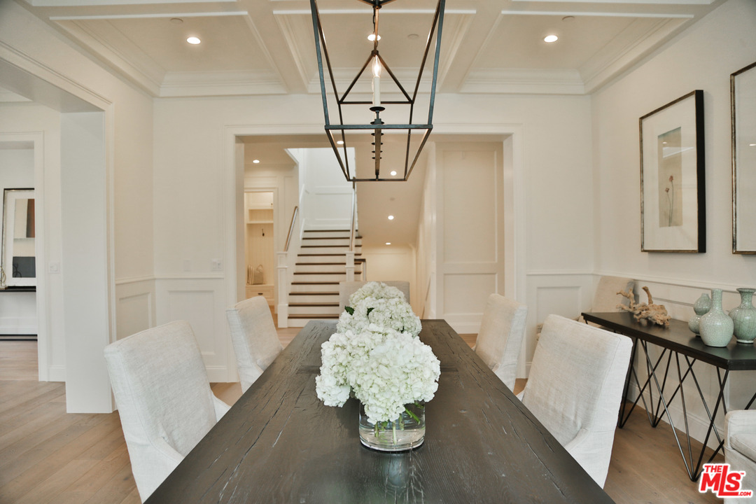 2770 Forrester Drive Los Angeles, CA 90064 - Photo 8 of 49