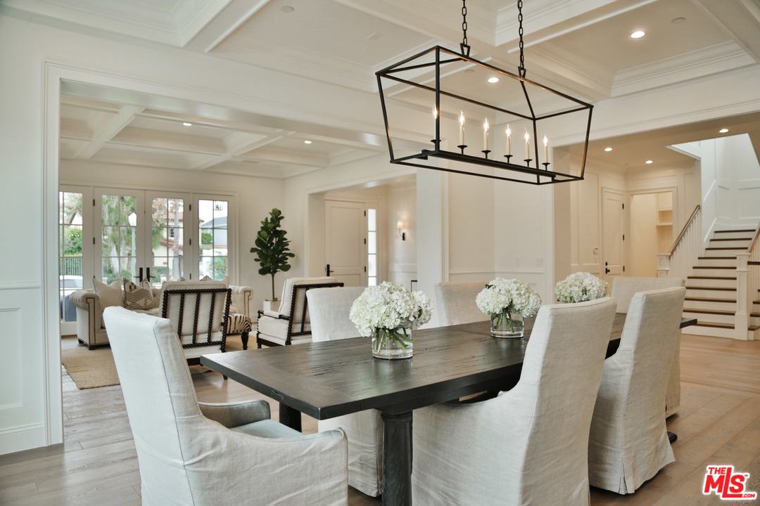 2770 Forrester Drive Los Angeles, CA 90064 - Photo 9 of 49