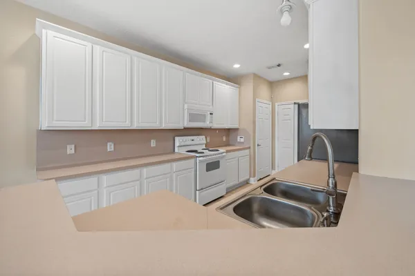 $1,850 | 8714 Thistlemoor Lane, Houston, TX 77044