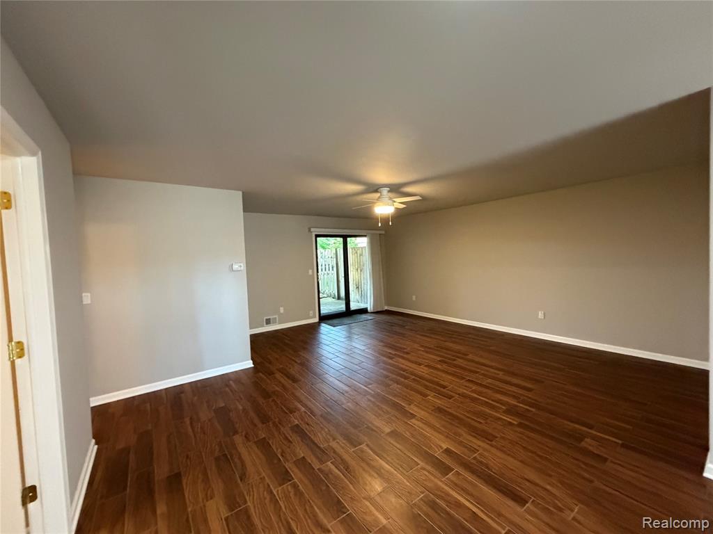 5220 West Utica Road Utica, MI 48317 - Photo 7 of 24