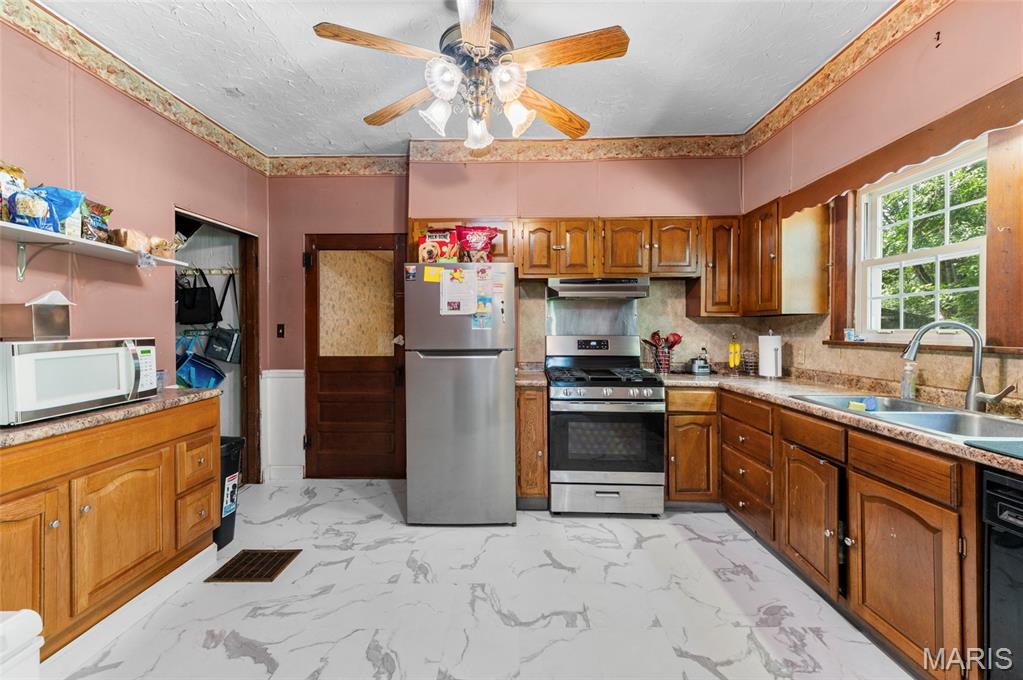 113 North Wilson Heights Road Collinsville, IL 62234 - Photo 11 of 30