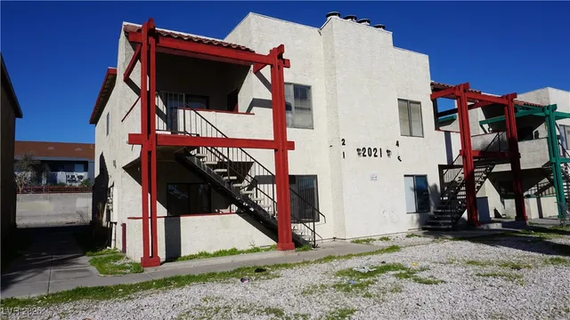 $1,000 | 2021 Winwood Street, Unit 1, Las Vegas, NV 89108