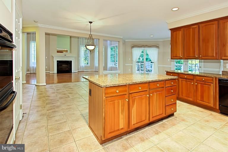 7438 Spring Summit Road Springfield, VA 22150 - Photo 8 of 30 Kitchen
