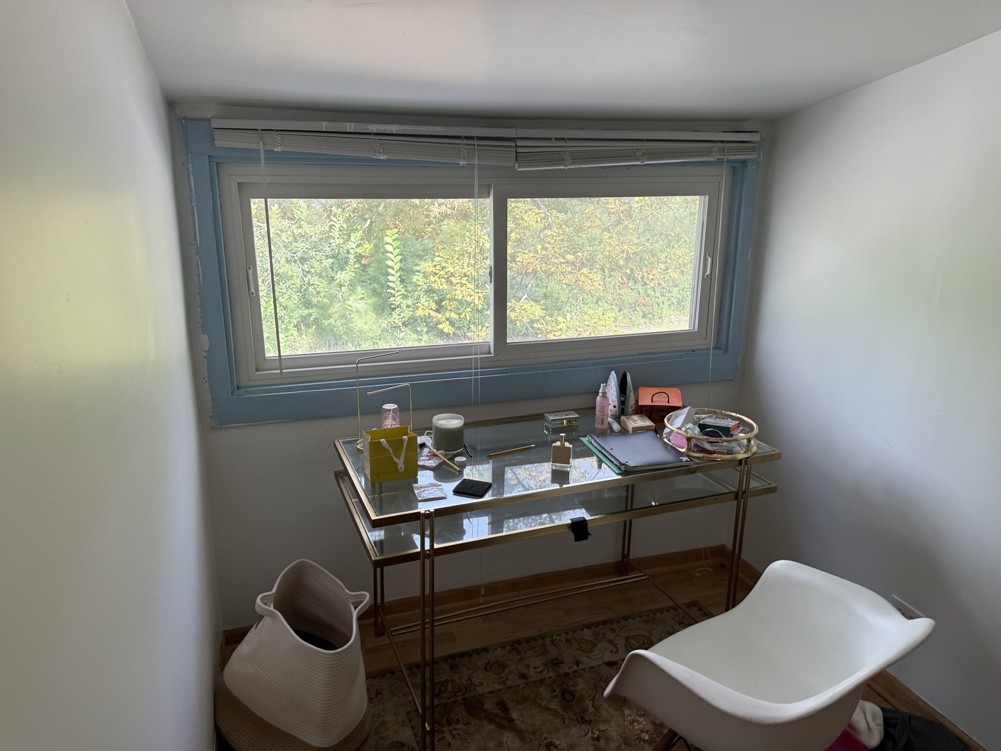 979 Vine Street Winnetka, IL 60093 - Photo 14 of 18 a reading room with wooden floor and a window