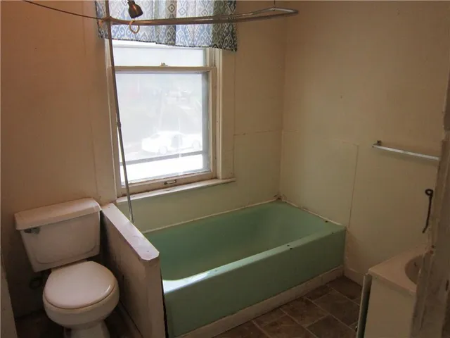 $82,000 | 815 Elmwood Avenue, Kansas City, MO 64124