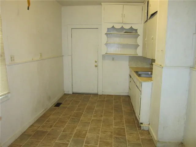 $82,000 | 815 Elmwood Avenue, Kansas City, MO 64124