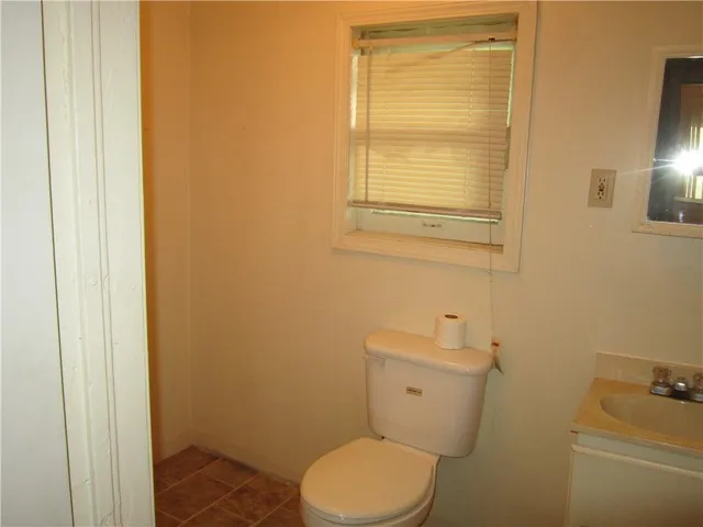 $82,000 | 815 Elmwood Avenue, Kansas City, MO 64124