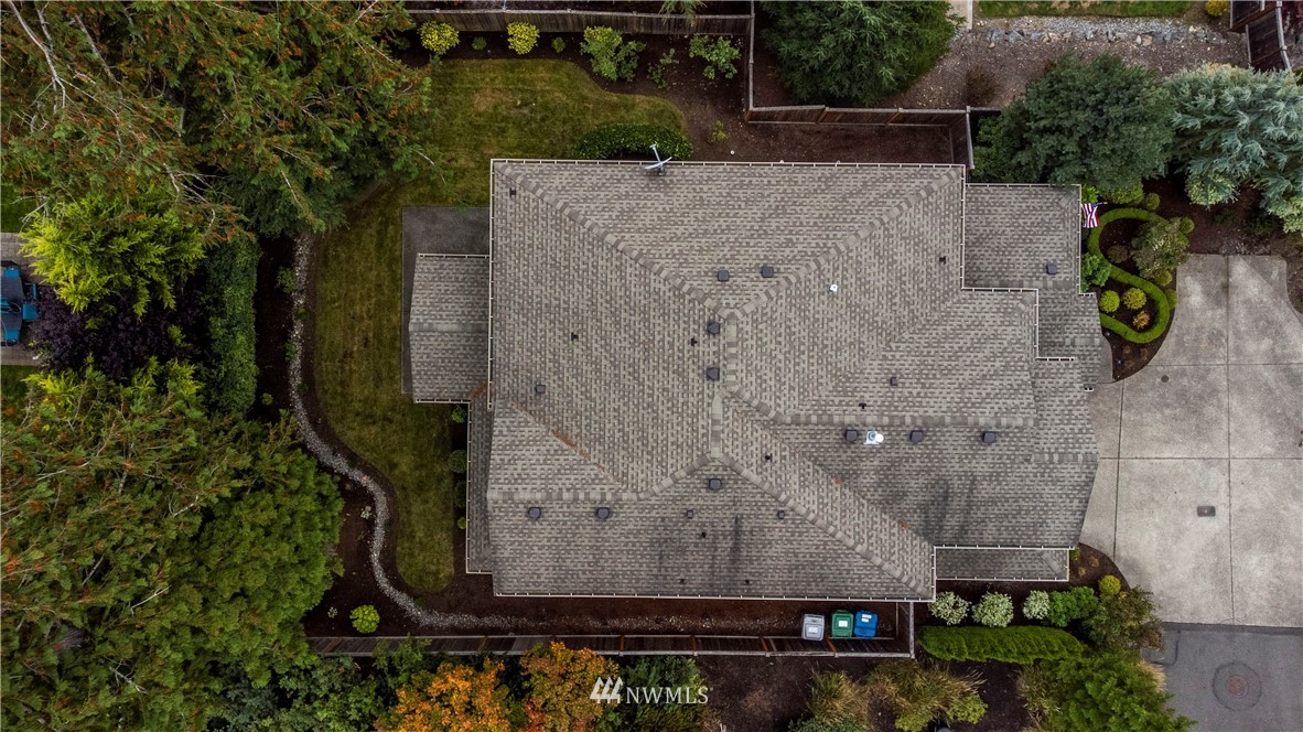 6117 Northeast 1st Street Renton, WA 98059 - Photo 36 of 39 an aerial view of a residential houses with outdoor space