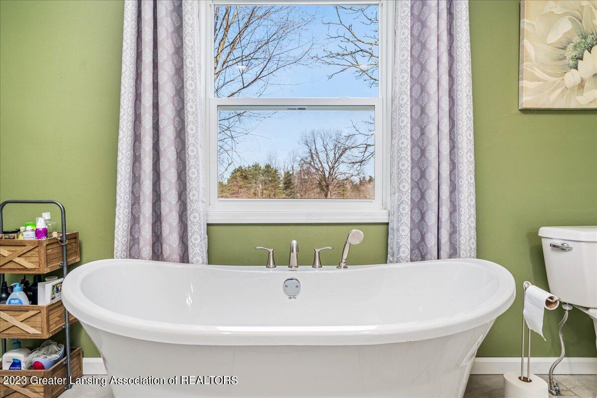 8251 South Dewitt Road Dewitt, MI 48820 - Photo 28 of 60 31-Media Jett-54