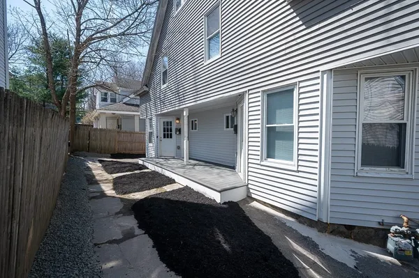 $580,000 | 104 1/2 Rodney Street, Worcester, MA 01605
