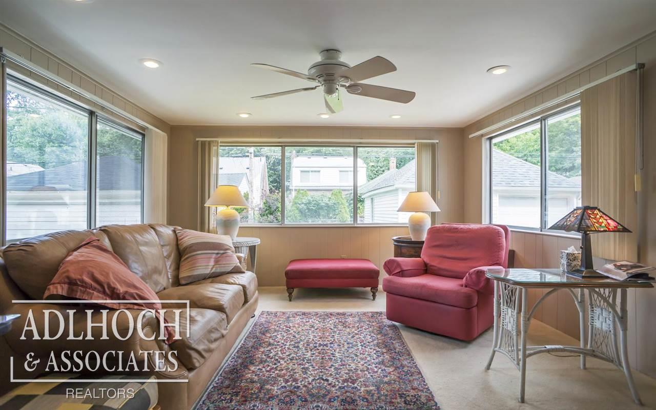 272 Merriweather Road Grosse Pointe Farms, MI 48236 - Photo 11 of 18