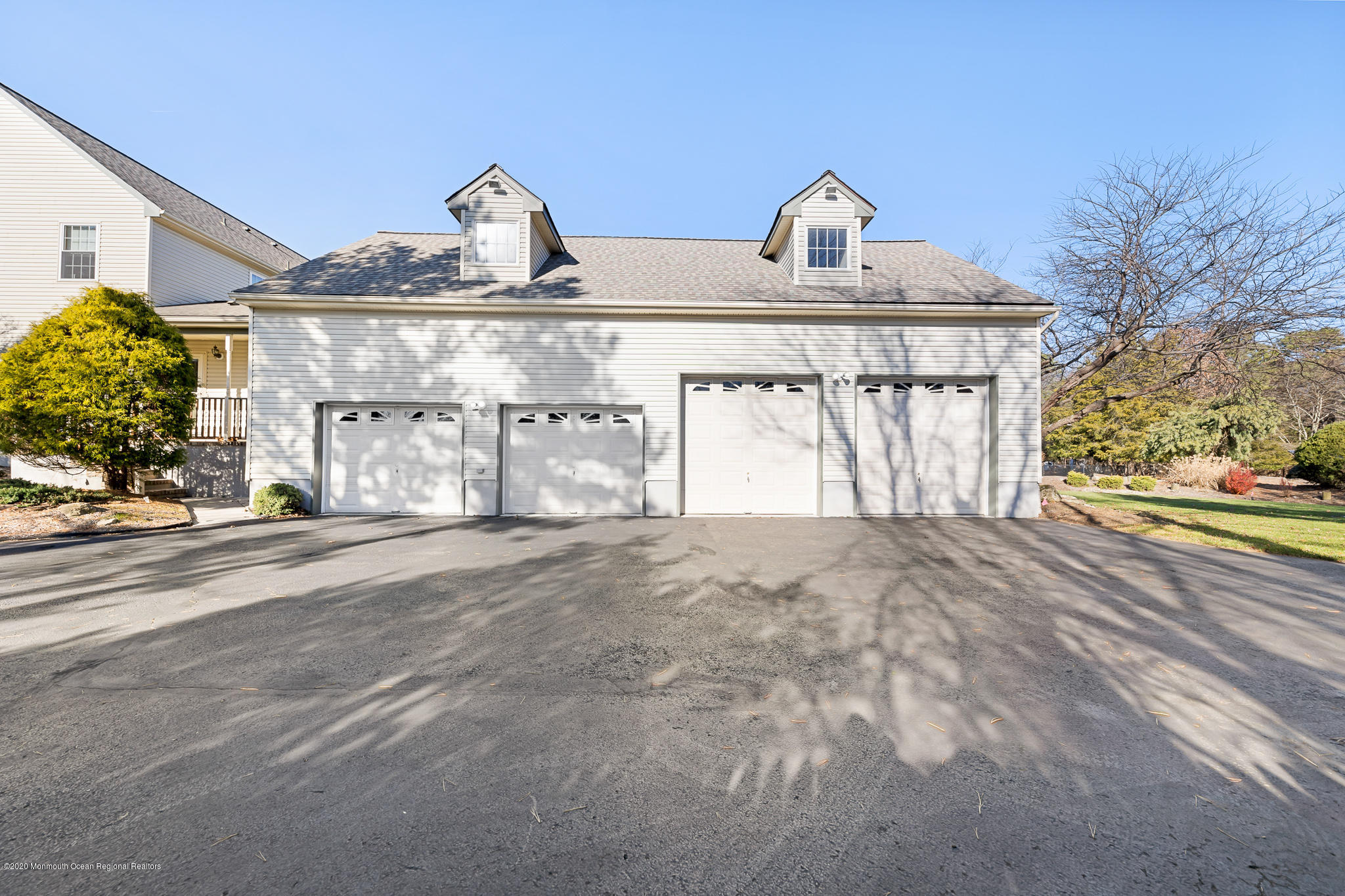 291 Frank Applegate Road Jackson, NJ 08527 - Photo 5 of 38 a view of a house with a yard and garage