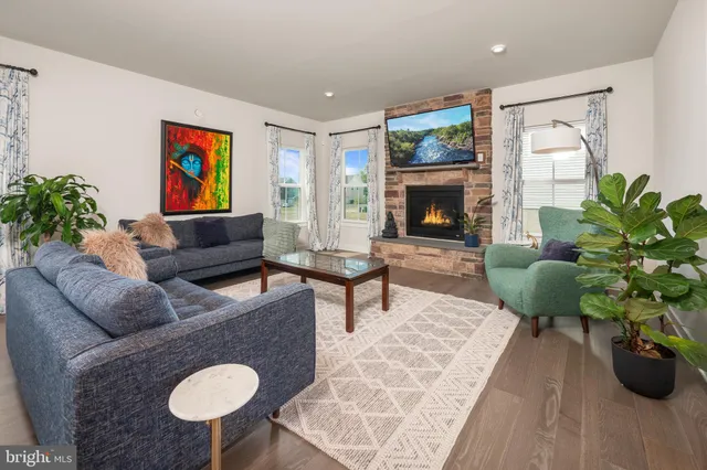 $1,099,000 | 3040 Merion Drive, Center Valley, PA 18034