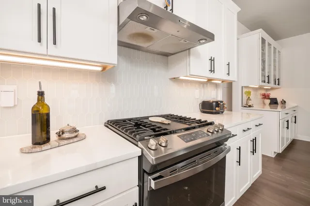 $1,099,000 | 3040 Merion Drive, Center Valley, PA 18034